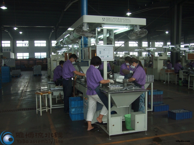 蓄电池装配流水线